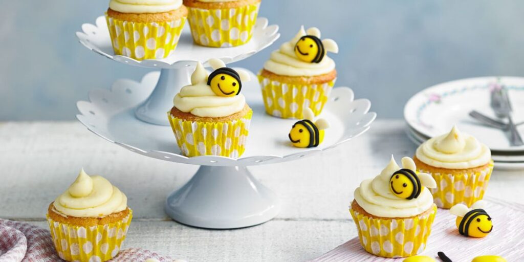 Bee-Themed Cupcakes: