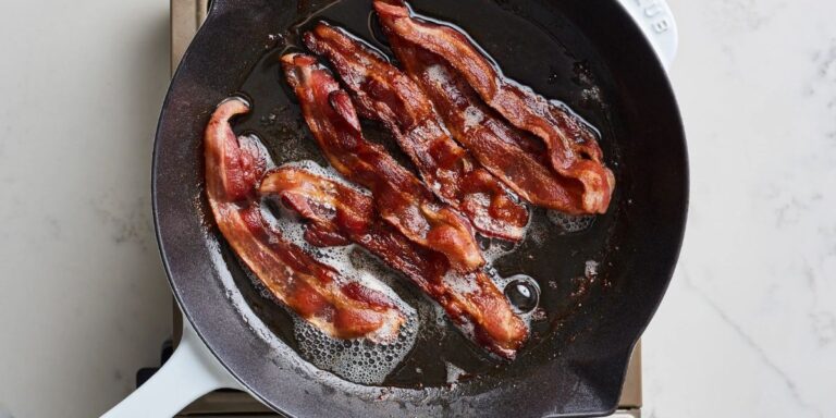 How to Fry Bacon in Cast Iron Skillet