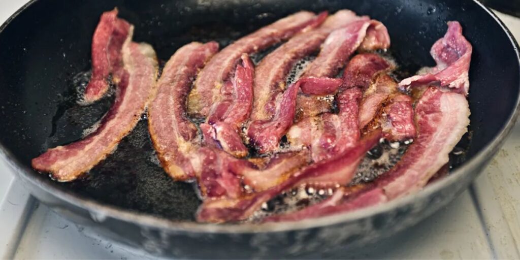 How to cook Bacon in Cast Iron Skillet