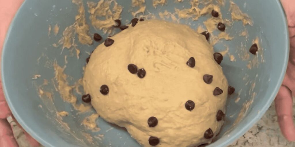 MIX-INS chocolate dough