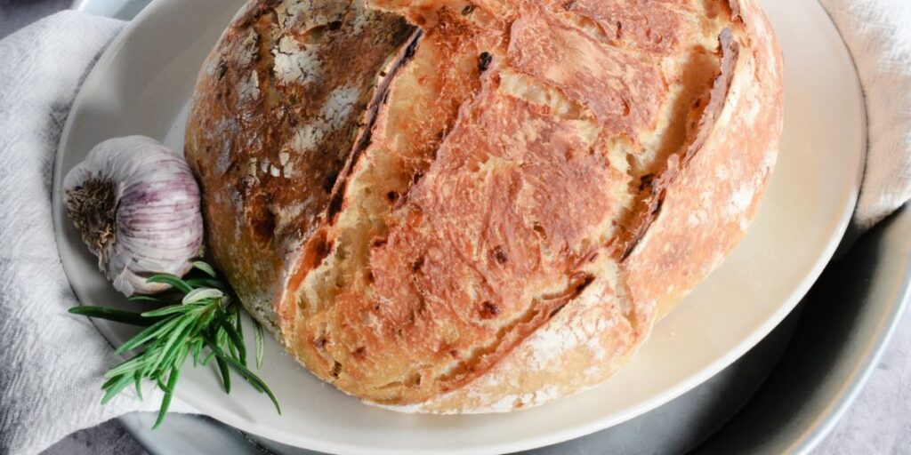 Rosted Garlic and Rosemary Sourdough Bread