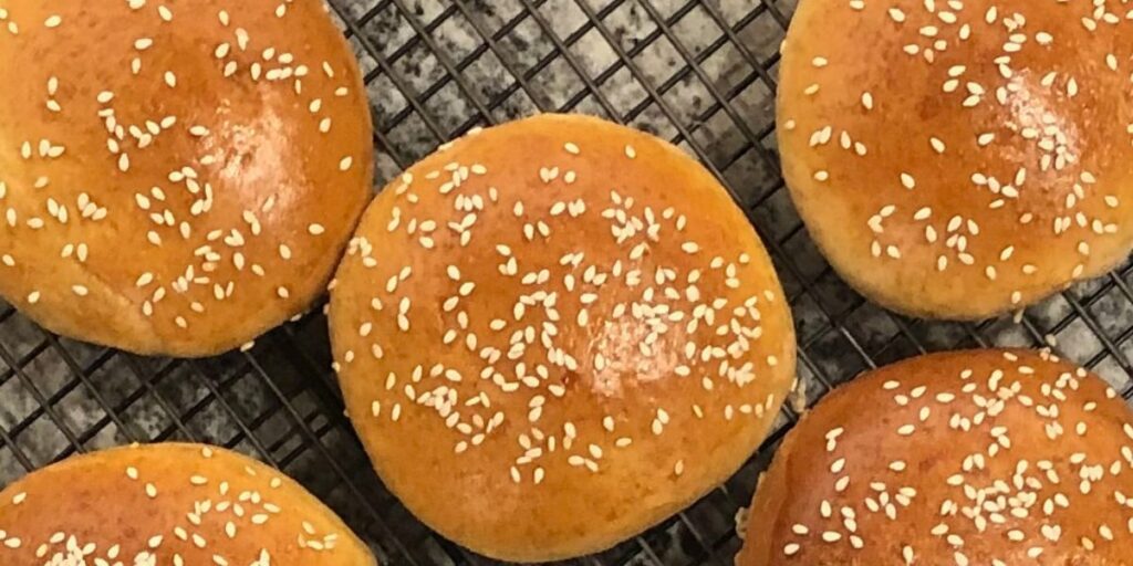 how to bake the sourdough burger buns