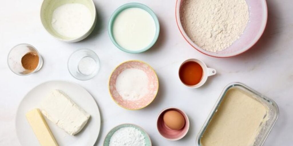 HOW TO MAKE SOURDOUGH CINNAMON ROLLS