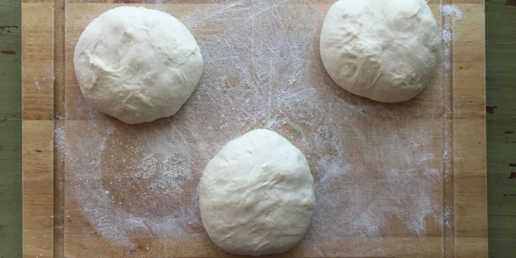 how shape the pizza dough